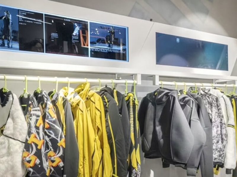 Digital Signage for Clothing Store